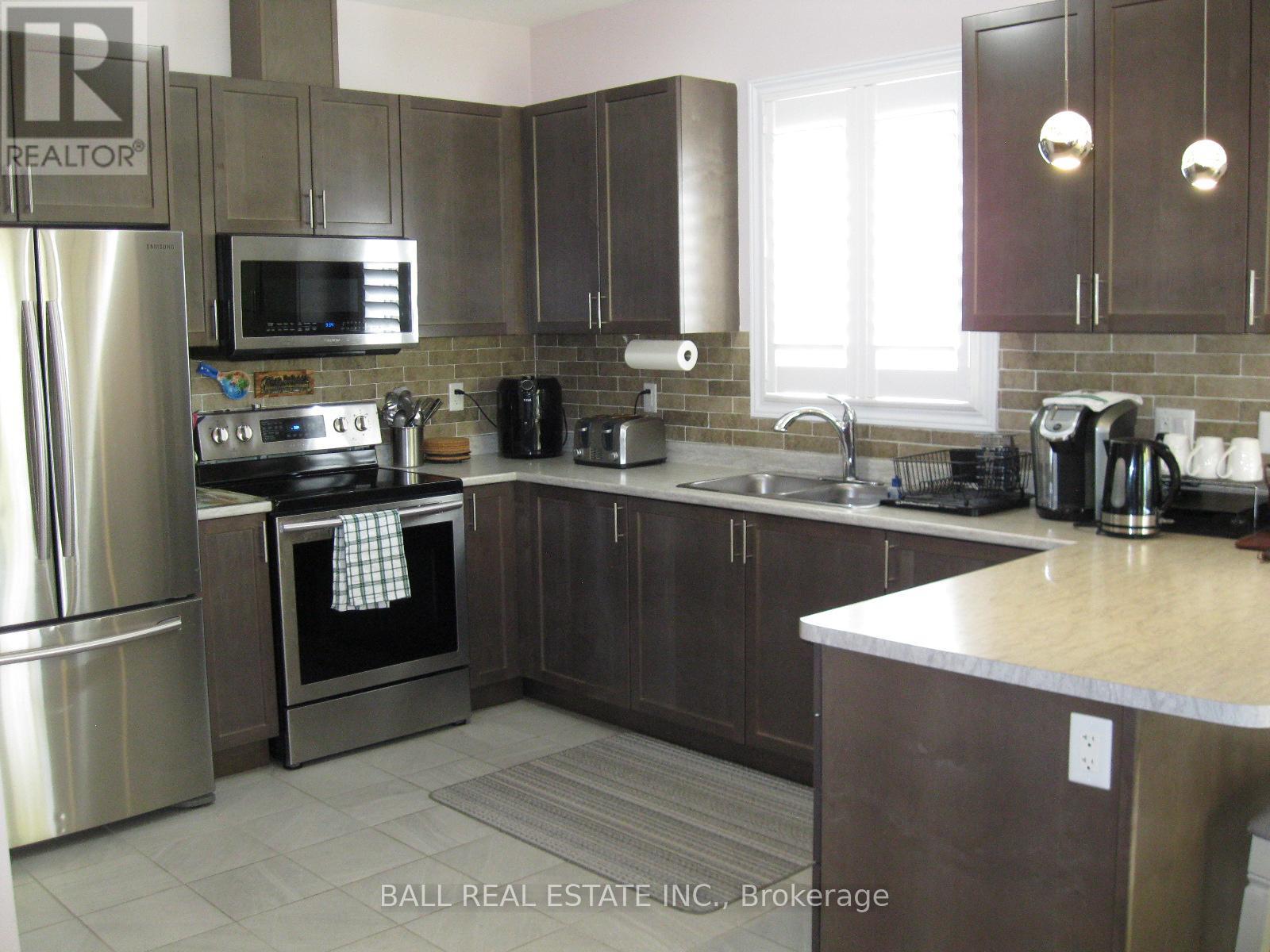 18 Lords Drive, Trent Hills (Hastings), Ontario  K0L 1Y0 - Photo 3 - X12226141