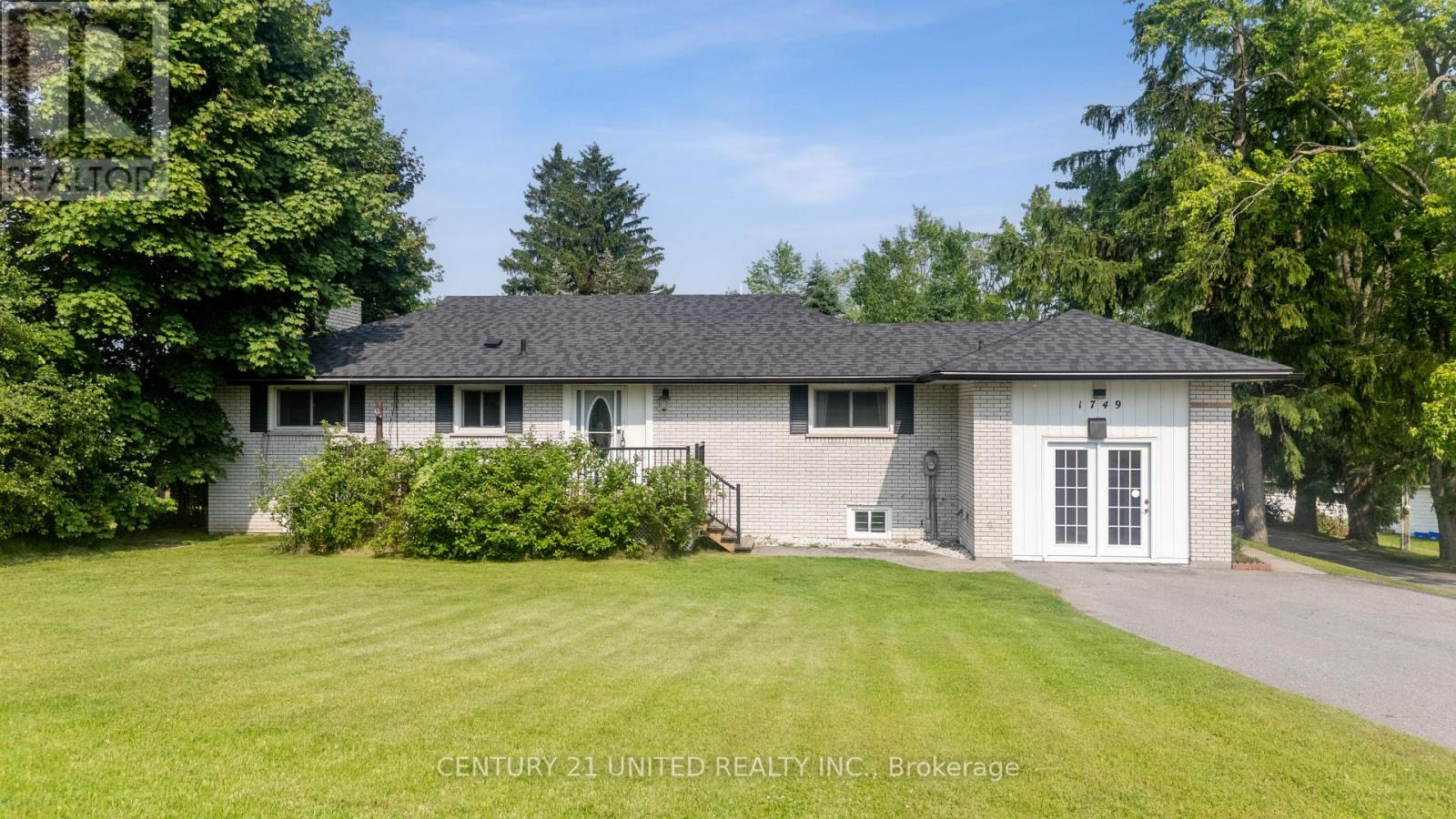 1749 YOUNGS POINT ROAD, selwyn, Ontario