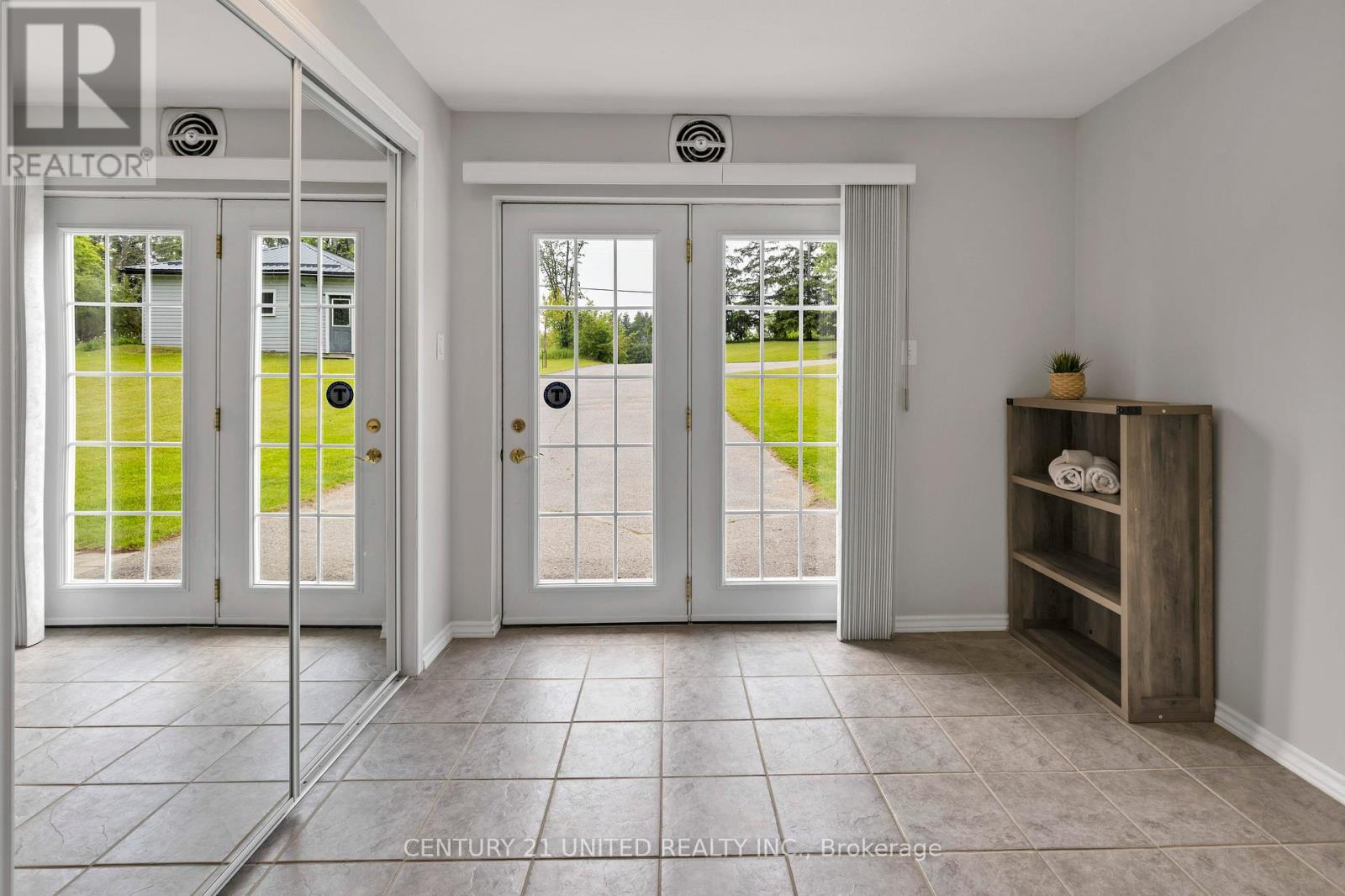 1749 Youngs Point Road, Selwyn, Ontario  K0L 2H0 - Photo 35 - X12226393