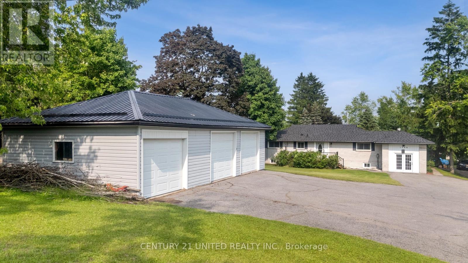 1749 Youngs Point Road, Selwyn, Ontario  K0L 2H0 - Photo 4 - X12226393