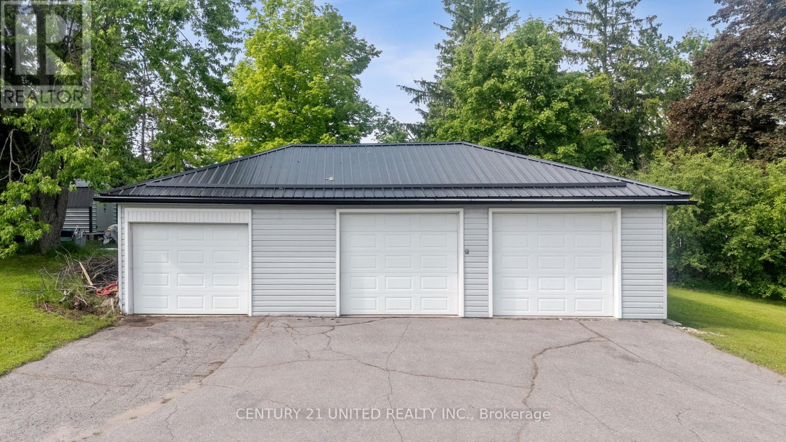 1749 Youngs Point Road, Selwyn, Ontario  K0L 2H0 - Photo 49 - X12226393