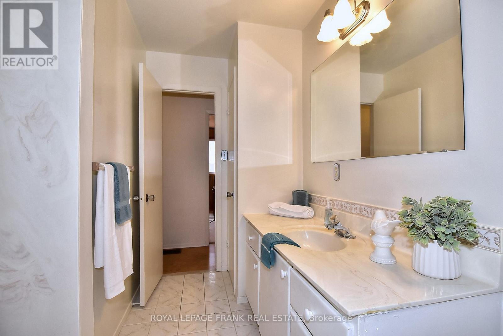 1538 Cherryhill Road, Peterborough West (Central), Ontario  K9K 1A8 - Photo 20 - X12226450