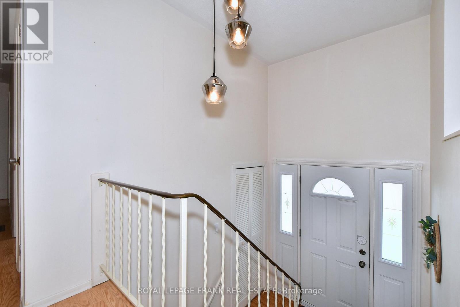 1538 Cherryhill Road, Peterborough West (Central), Ontario  K9K 1A8 - Photo 5 - X12226450