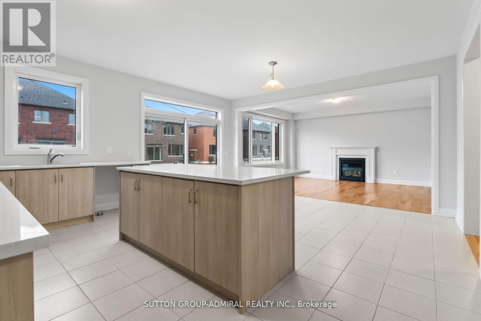 32 Mckay Avenue, Kawartha Lakes (Lindsay), Ontario  K9V 0R2 - Photo 10 - X12226297