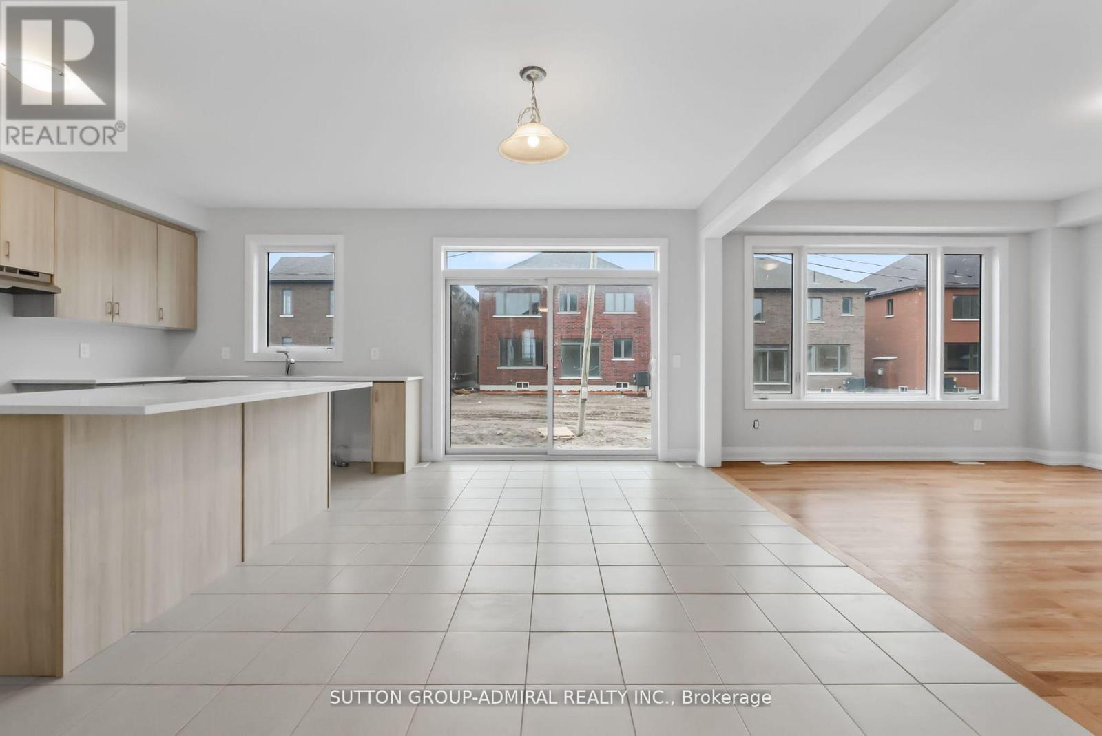 32 Mckay Avenue, Kawartha Lakes (Lindsay), Ontario  K9V 0R2 - Photo 6 - X12226297