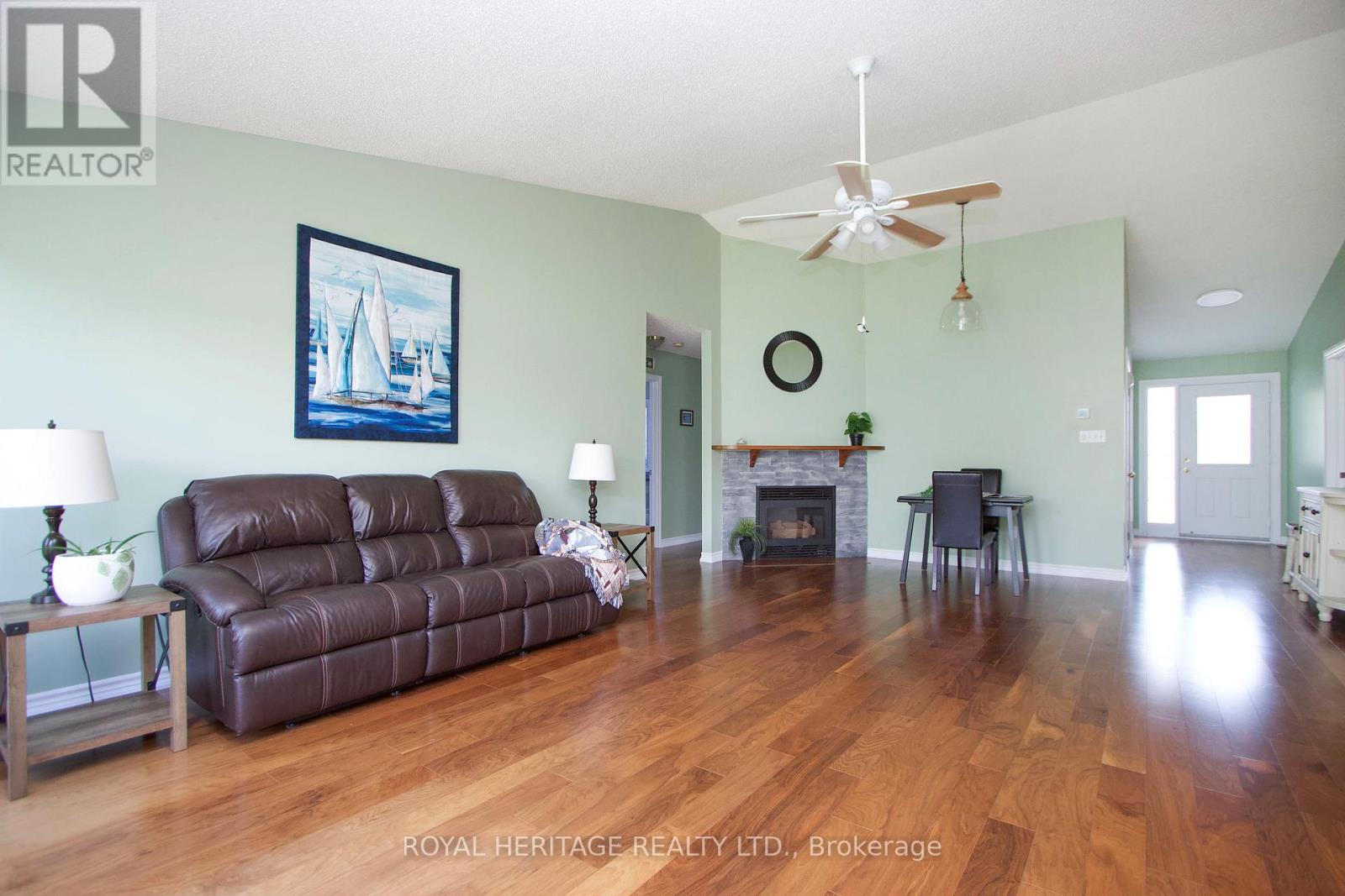17 Fairway Drive, Clarington (Newcastle), Ontario  L1B 1B3 - Photo 10 - E12226599