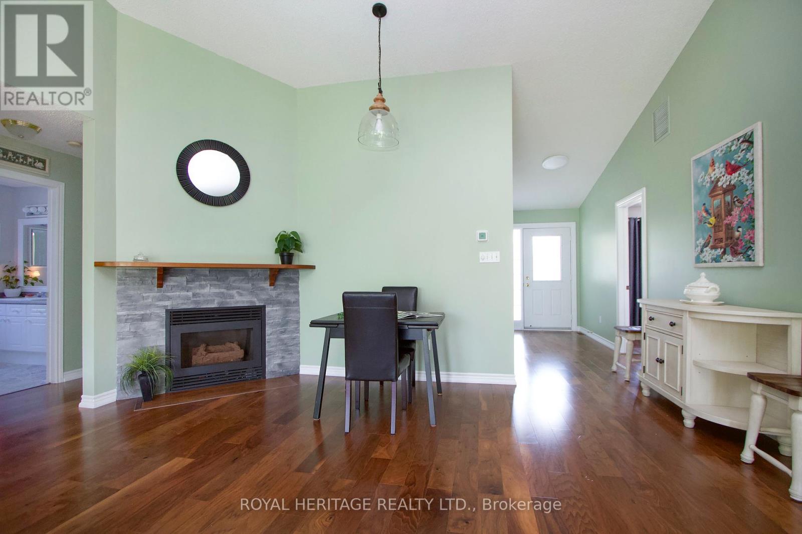 17 Fairway Drive, Clarington (Newcastle), Ontario  L1B 1B3 - Photo 11 - E12226599