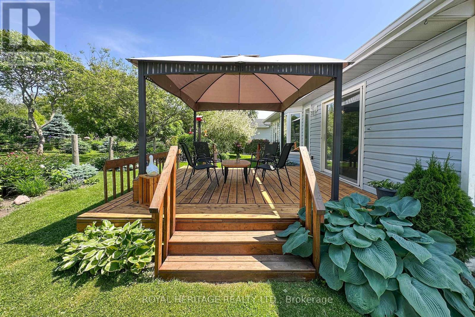 17 Fairway Drive, Clarington (Newcastle), Ontario  L1B 1B3 - Photo 25 - E12226599