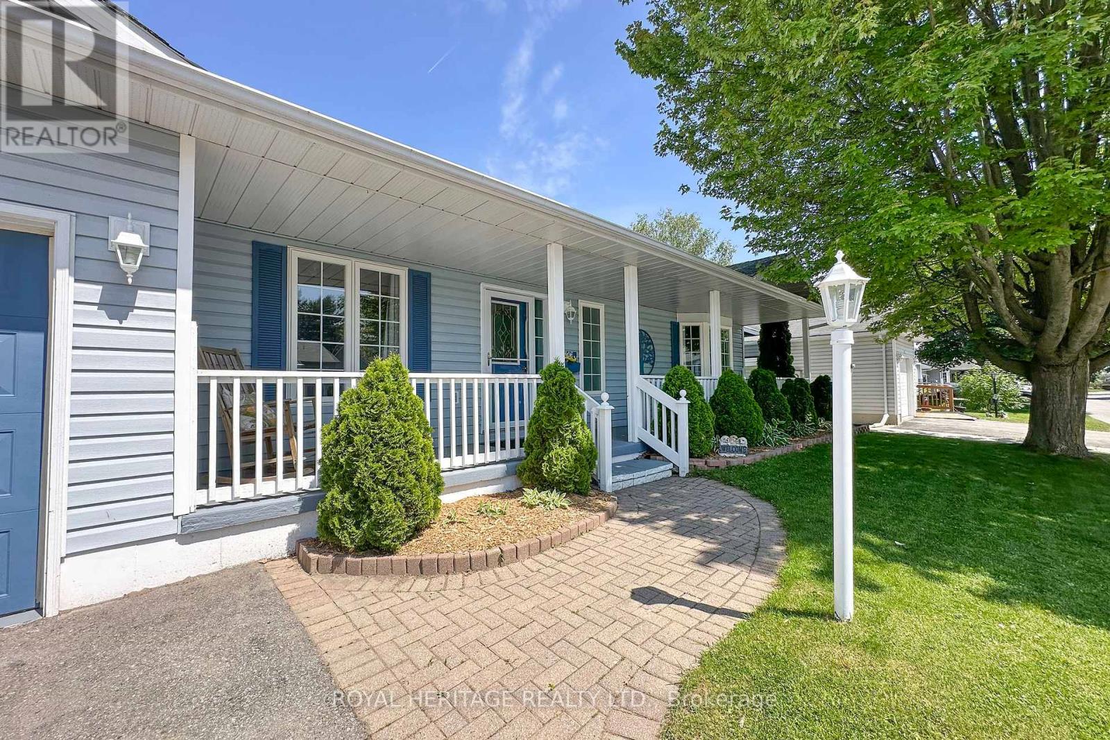 17 Fairway Drive, Clarington (Newcastle), Ontario  L1B 1B3 - Photo 3 - E12226599
