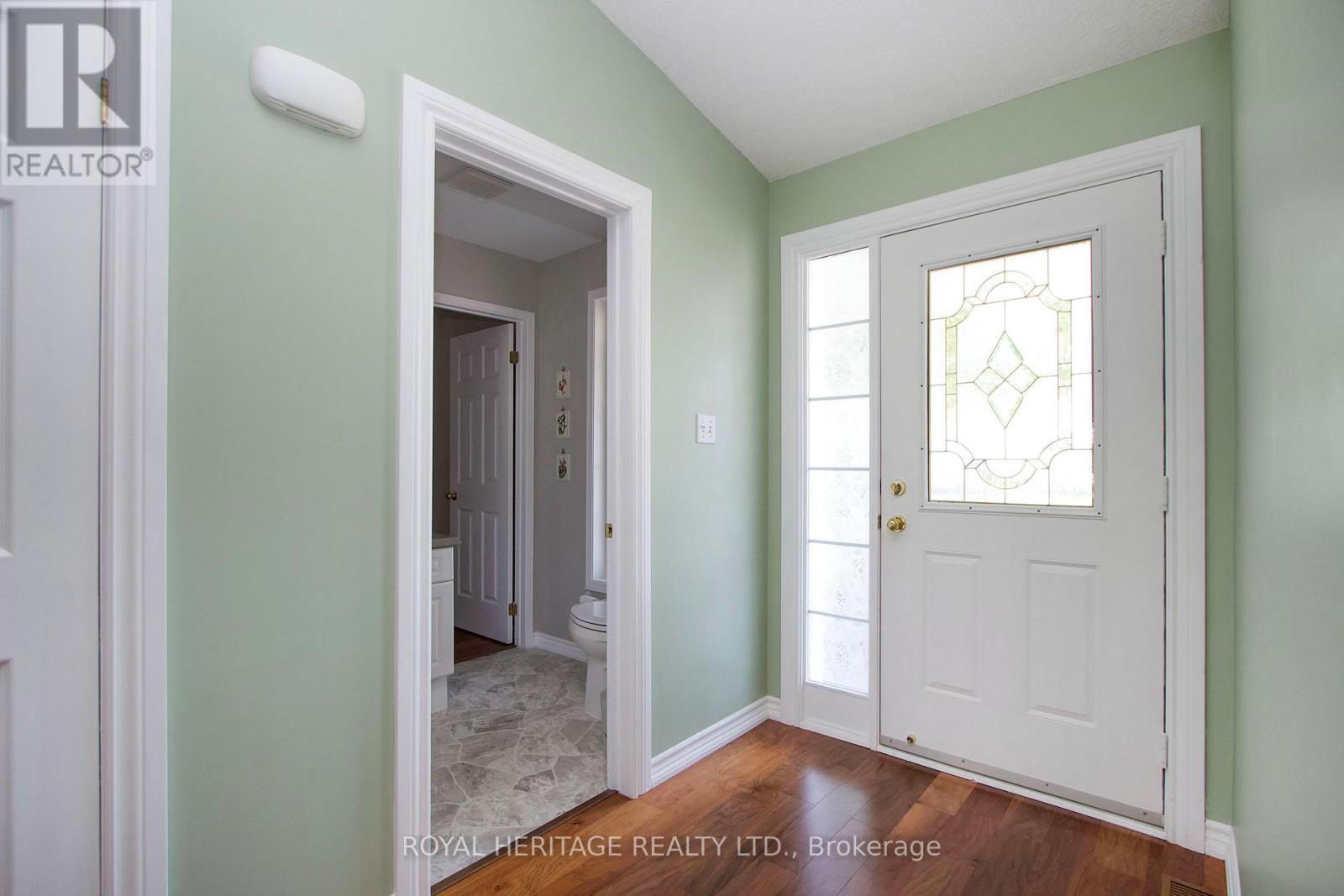 17 Fairway Drive, Clarington (Newcastle), Ontario  L1B 1B3 - Photo 6 - E12226599