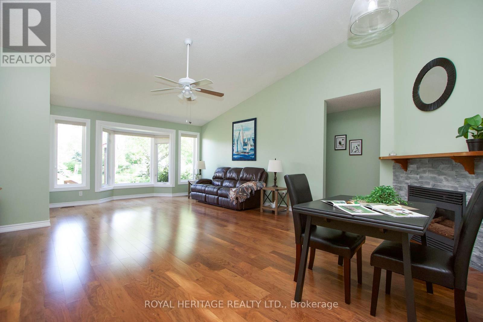 17 Fairway Drive, Clarington (Newcastle), Ontario  L1B 1B3 - Photo 7 - E12226599