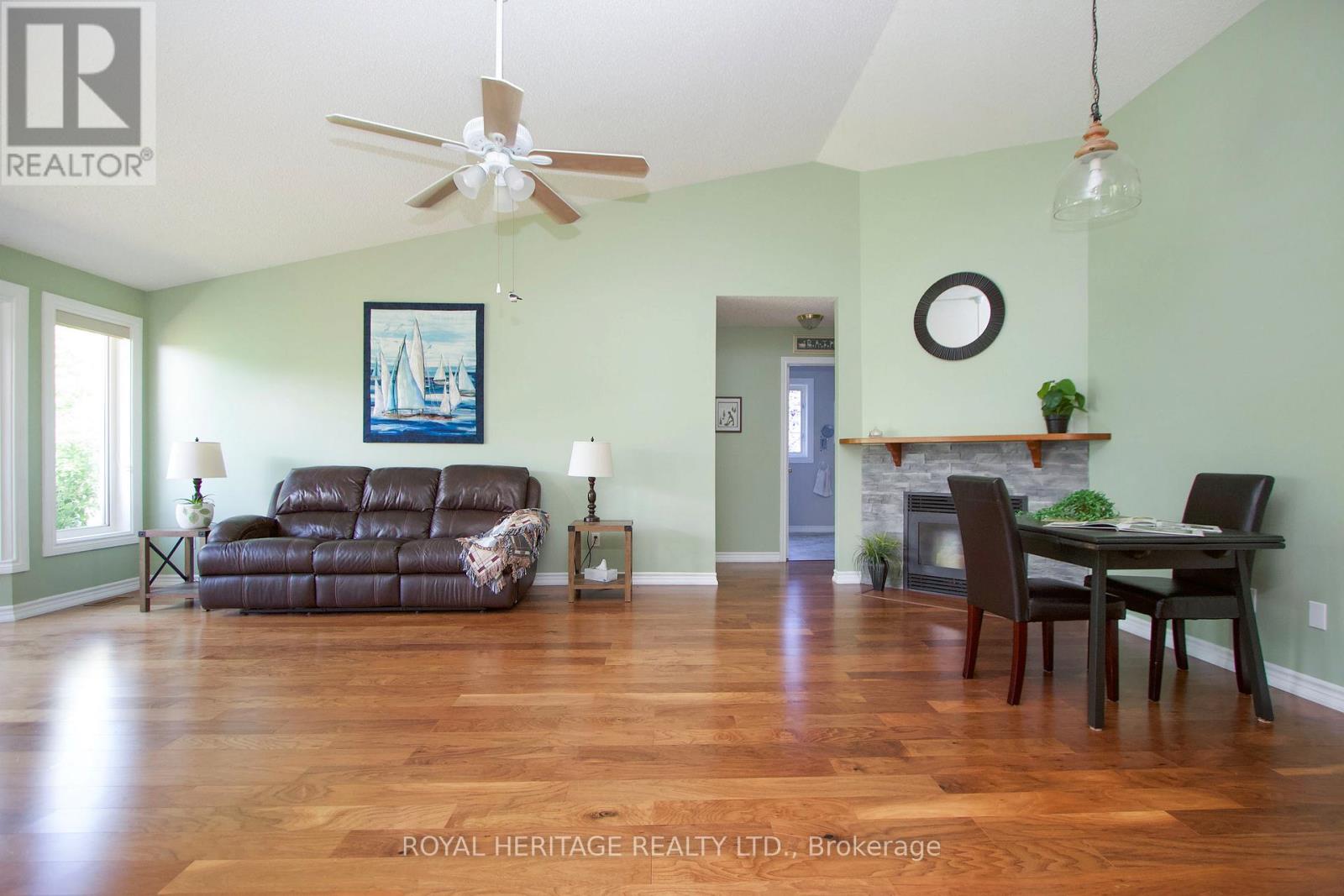 17 Fairway Drive, Clarington (Newcastle), Ontario  L1B 1B3 - Photo 8 - E12226599