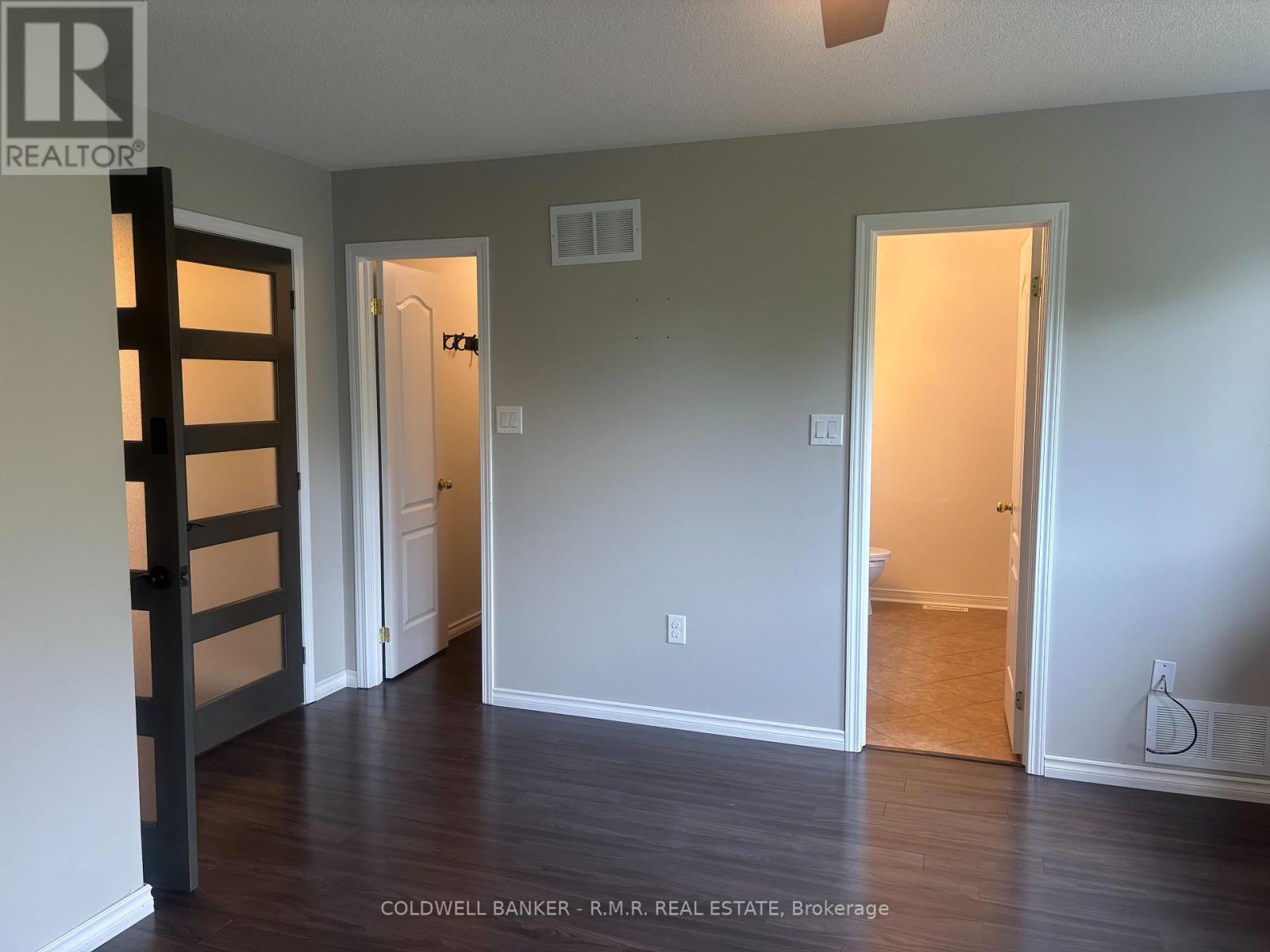 86 Cook Street, Kawartha Lakes (Lindsay), Ontario  K9V 0C7 - Photo 4 - X12226830