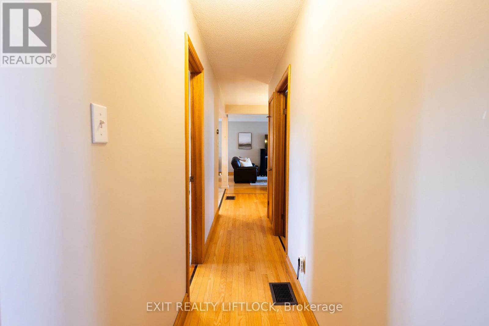 983 Deana Boulevard, Peterborough North (South), Ontario  K9K 1C8 - Photo 10 - X12226852