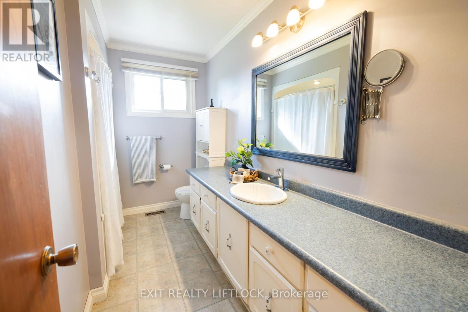 983 Deana Boulevard, Peterborough North (South), Ontario  K9K 1C8 - Photo 14 - X12226852