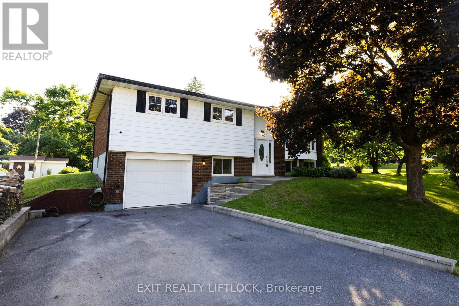 983 Deana Boulevard, Peterborough North (South), Ontario  K9K 1C8 - Photo 2 - X12226852