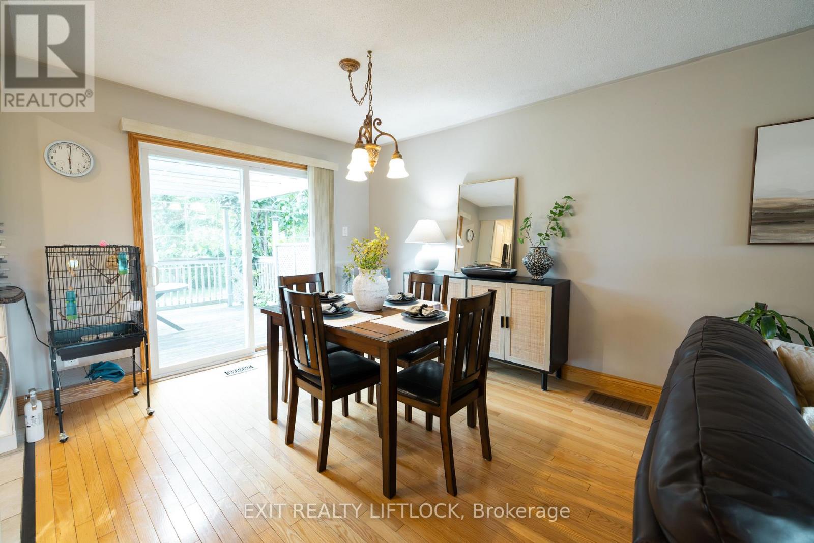 983 Deana Boulevard, Peterborough North (South), Ontario  K9K 1C8 - Photo 9 - X12226852
