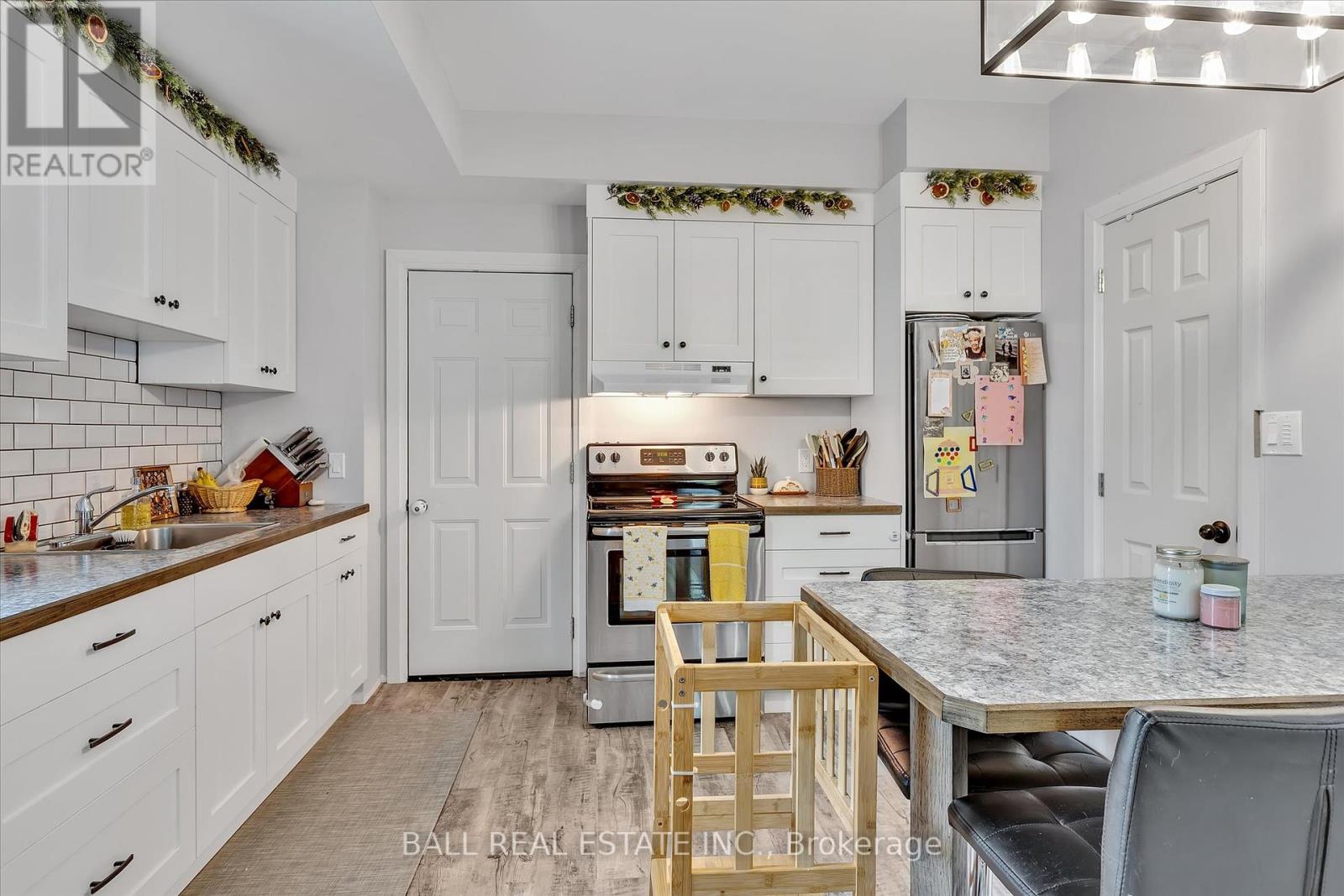 576 Bethune Street, Peterborough Central (North), Ontario  K9H 3Z8 - Photo 13 - X12227334