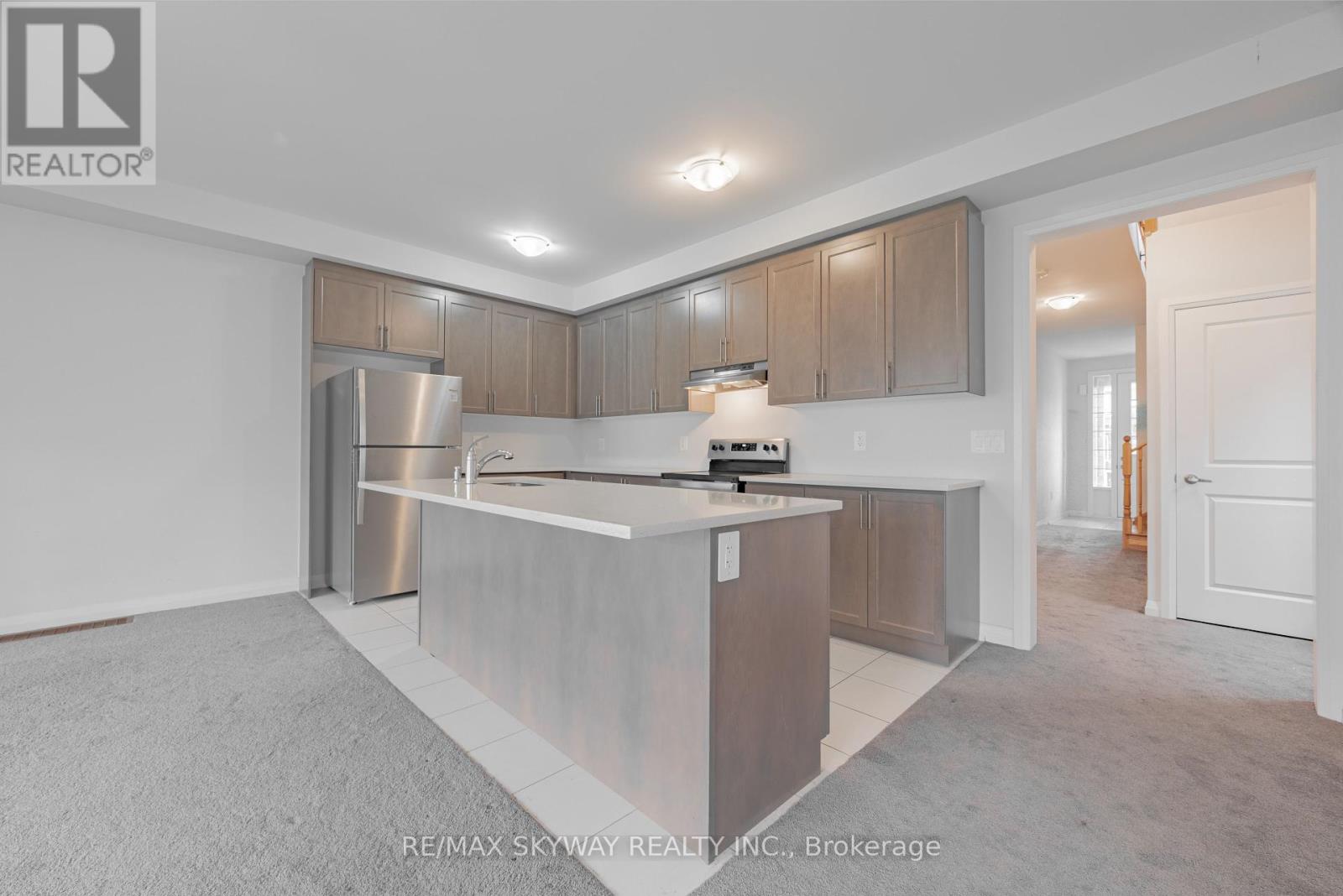 26 Corley Street, Kawartha Lakes (Lindsay), Ontario  K9V 5R8 - Photo 11 - X12227240