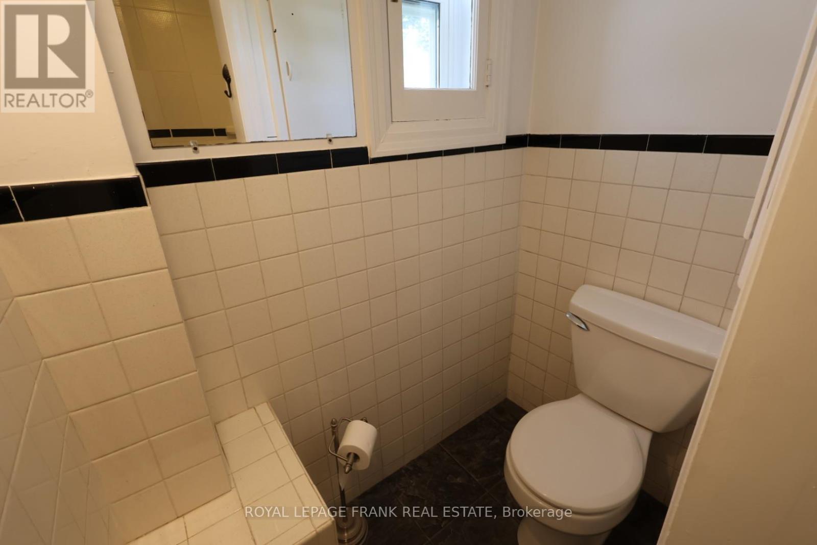 Lower - 547 Waterford Street, Peterborough Central (North), Ontario  K9H 3K5 - Photo 10 - X12227693
