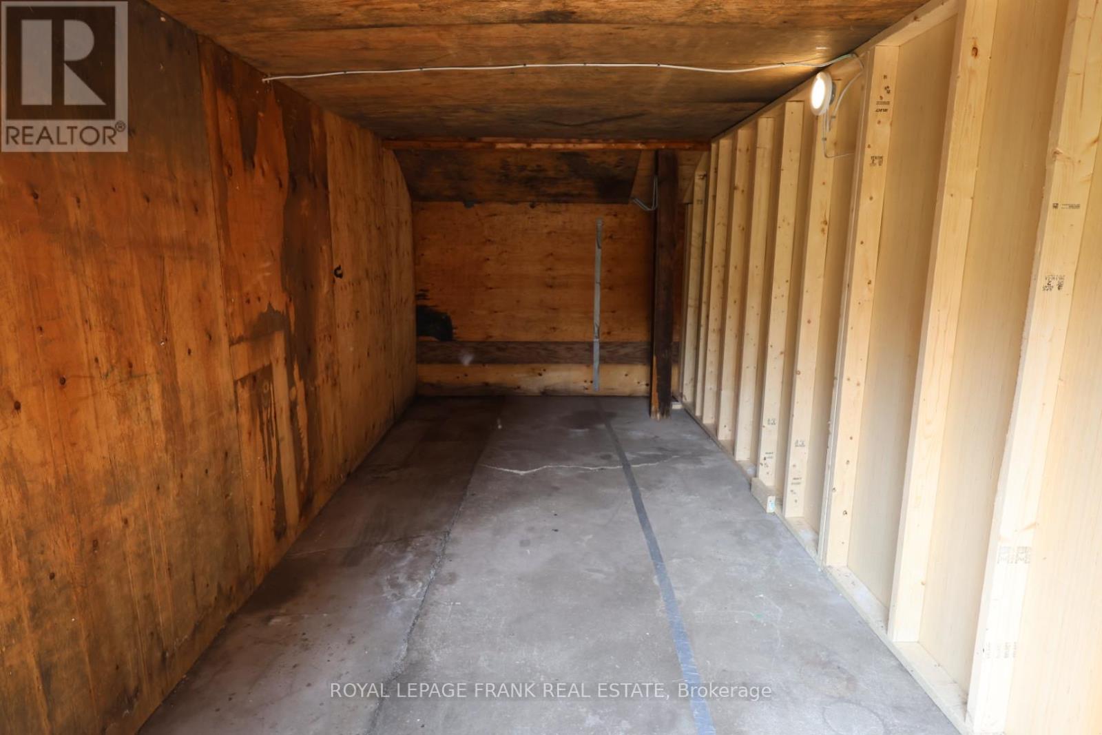 Lower - 547 Waterford Street, Peterborough Central (North), Ontario  K9H 3K5 - Photo 16 - X12227693