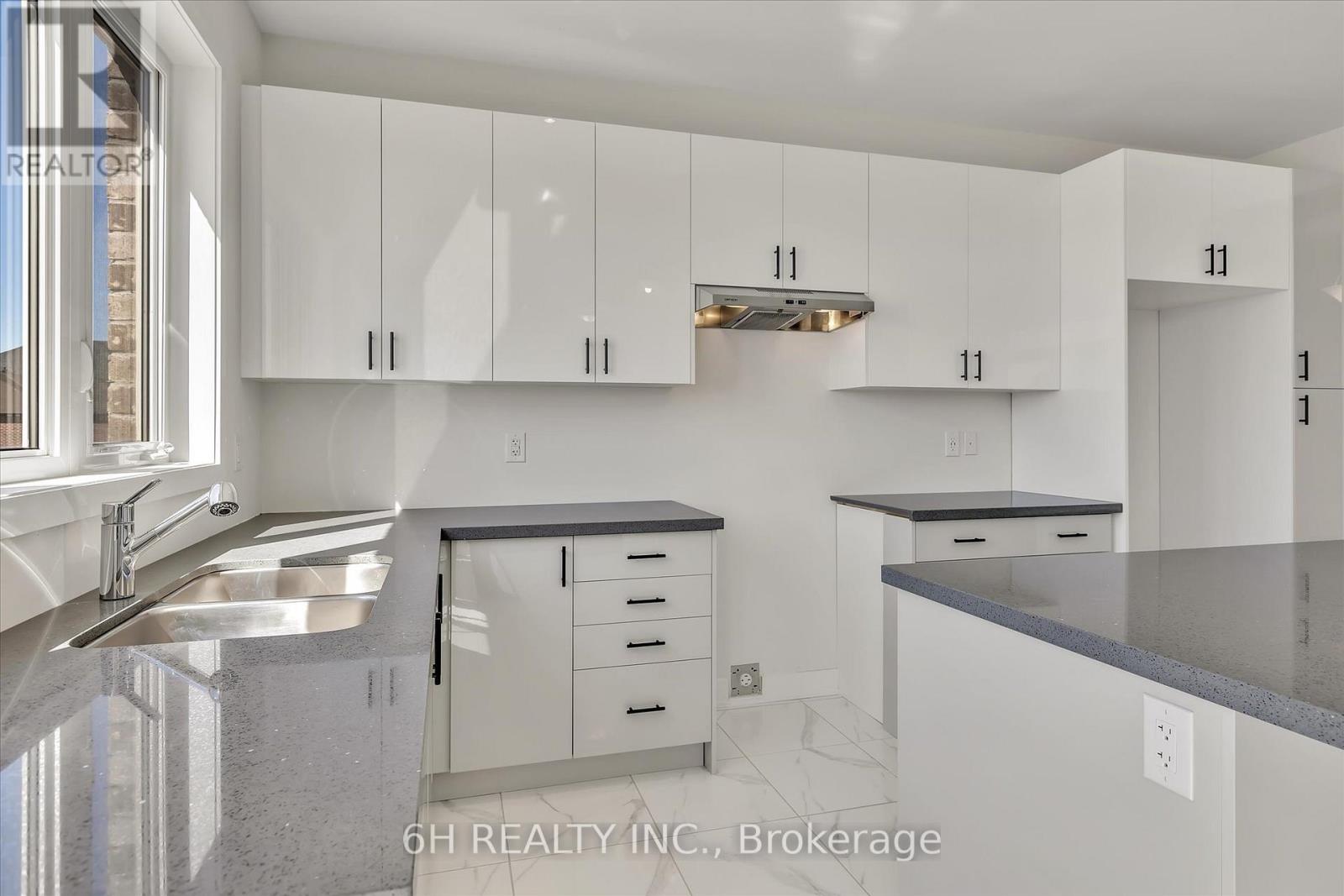 329 O'toole Crescent, Selwyn, Ontario  K9K 0J4 - Photo 12 - X12227882
