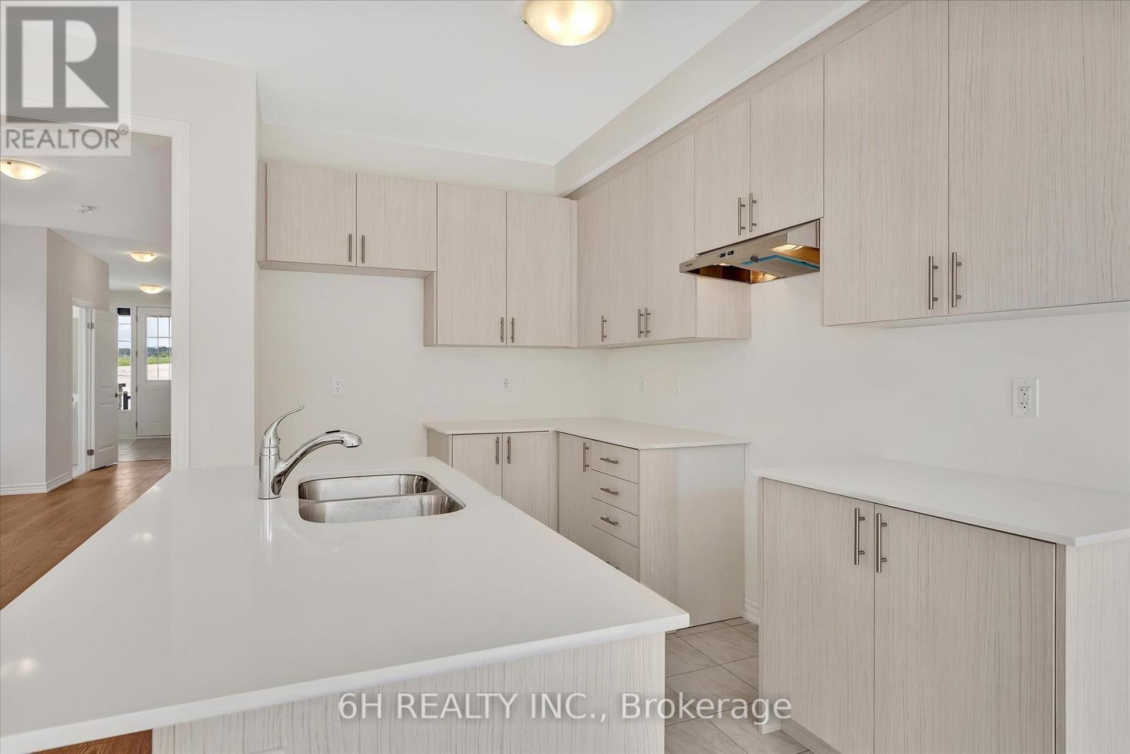 732 Carpenter Trail, Peterborough North (North), Ontario  K9K 0J3 - Photo 14 - X12227906
