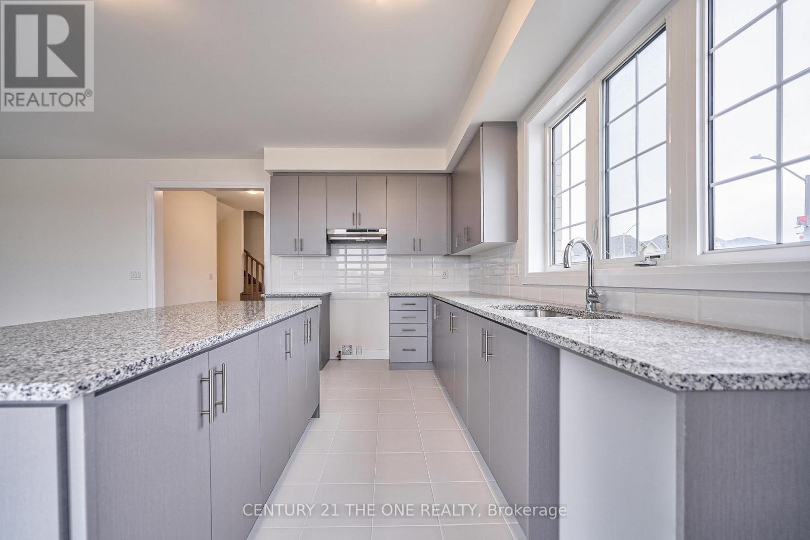 2 Wesley Brooks Street, Clarington (Newcastle), Ontario  L1B 0W4 - Photo 16 - E12228186