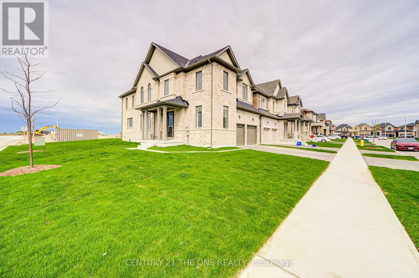 2 Wesley Brooks Street, Clarington (Newcastle), Ontario  L1B 0W4 - Photo 3 - E12228186