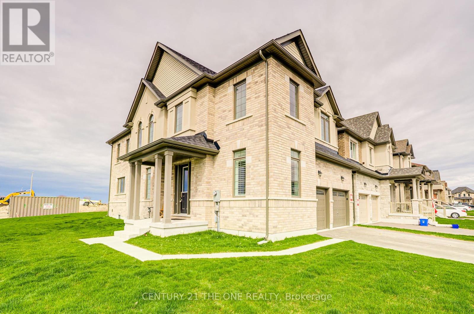 2 Wesley Brooks Street, Clarington (Newcastle), Ontario  L1B 0W4 - Photo 4 - E12228186