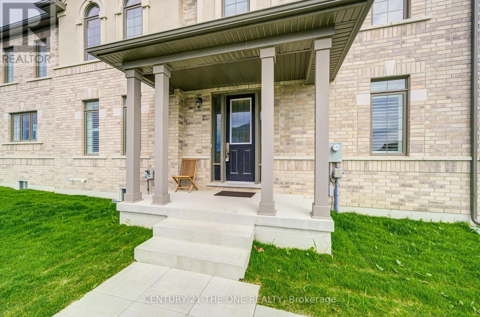 2 Wesley Brooks Street, Clarington (Newcastle), Ontario  L1B 0W4 - Photo 6 - E12228186