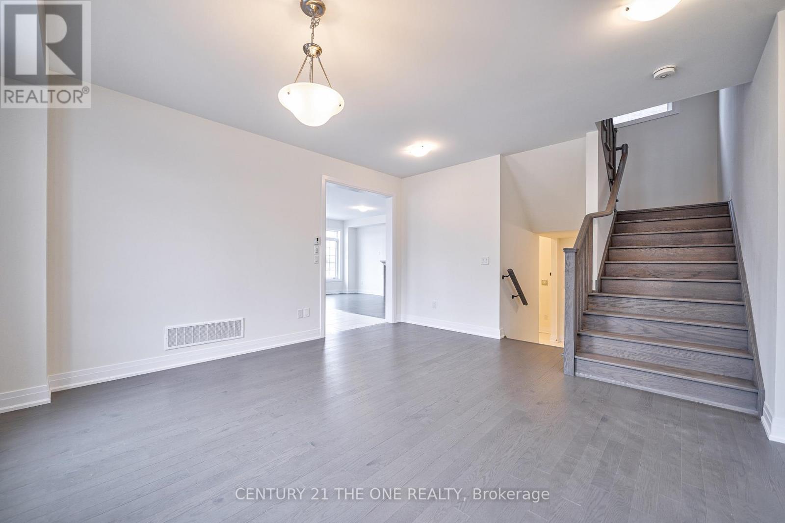 2 Wesley Brooks Street, Clarington (Newcastle), Ontario  L1B 0W4 - Photo 9 - E12228186