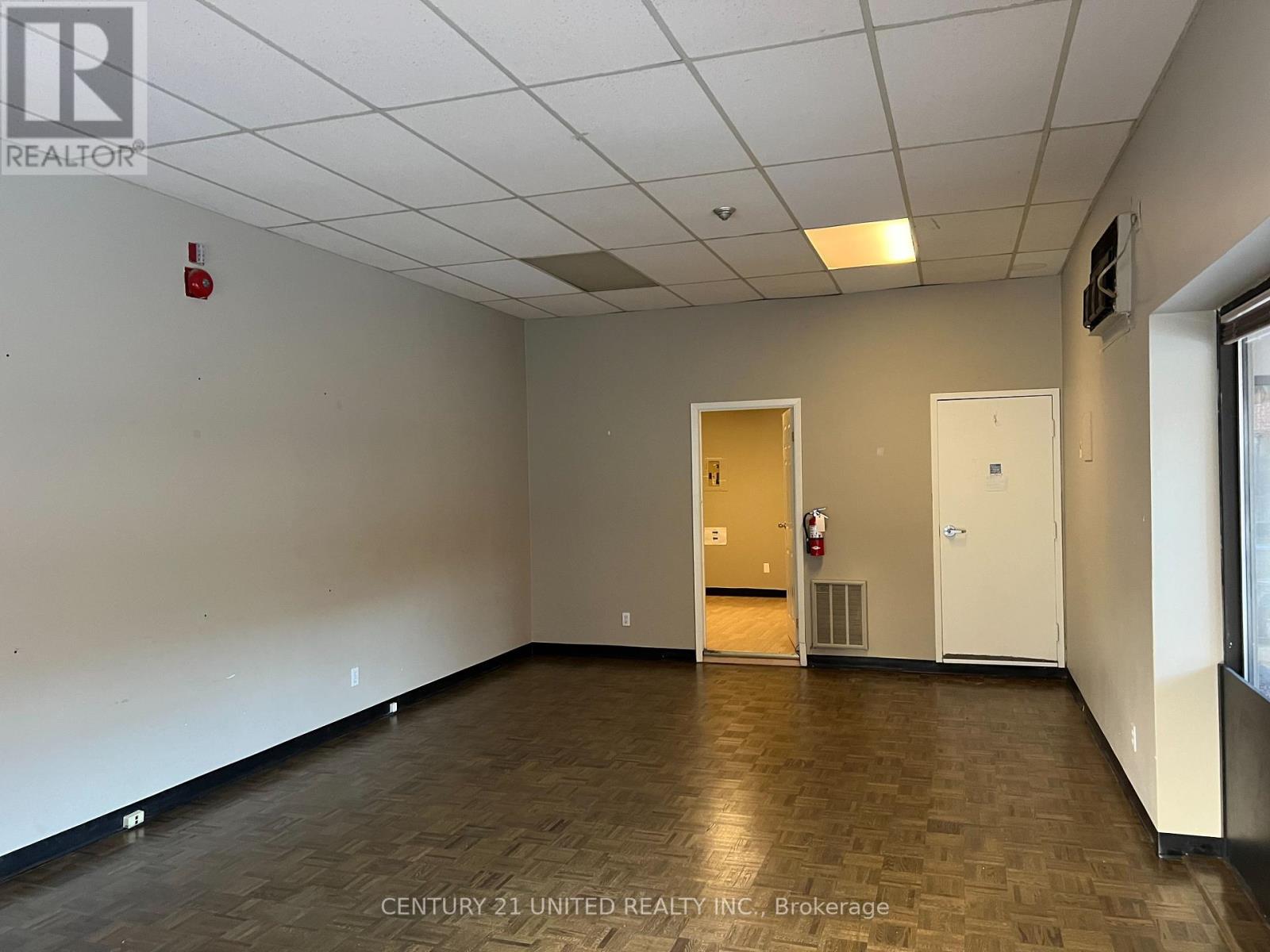 10 - 193 Simcoe Street, Peterborough Central (North), Ontario  K9H 2H6 - Photo 4 - X12228326