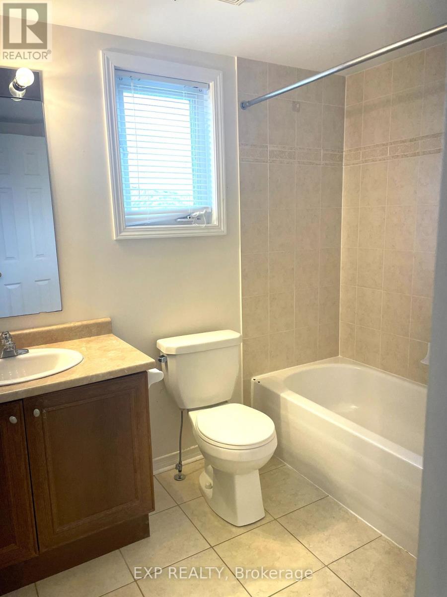 239 Cowling Heights, Peterborough West (North), Ontario  K9K 0B2 - Photo 13 - X12228274
