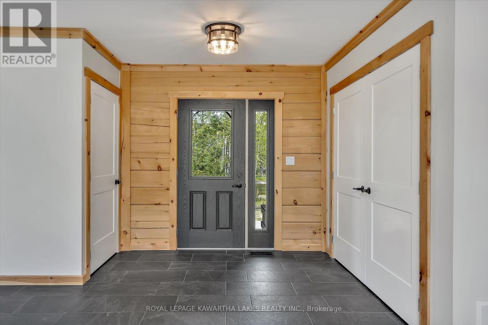 563 Heights Road, Kawartha Lakes (Ops), Ontario  K0L 2X0 - Photo 5 - X12228457