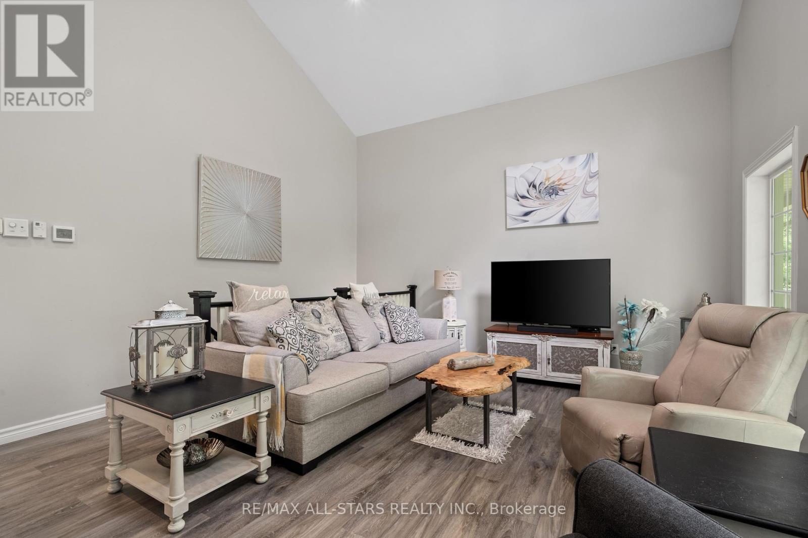 536 Golf Course Road, Douro-Dummer, Ontario  K0L 2H0 - Photo 11 - X12228515