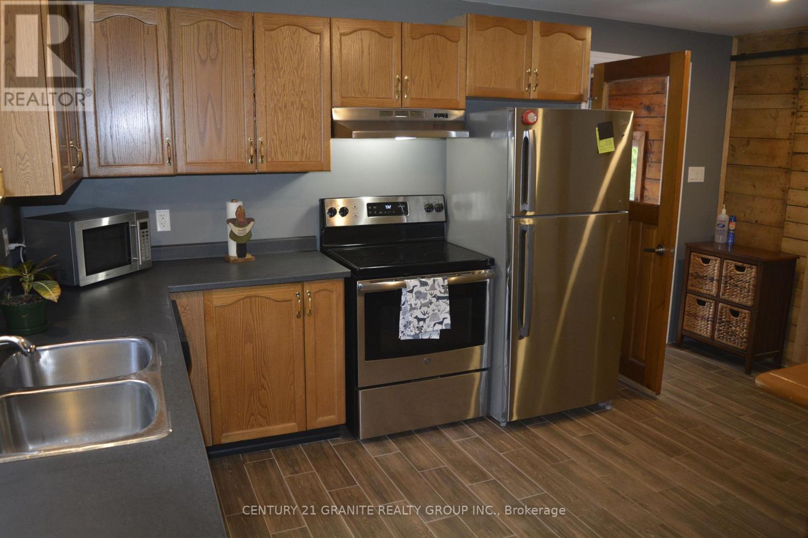 15 Battelle Road N, Bancroft (Bancroft Ward), Ontario  K0L 1C0 - Photo 10 - X12228668