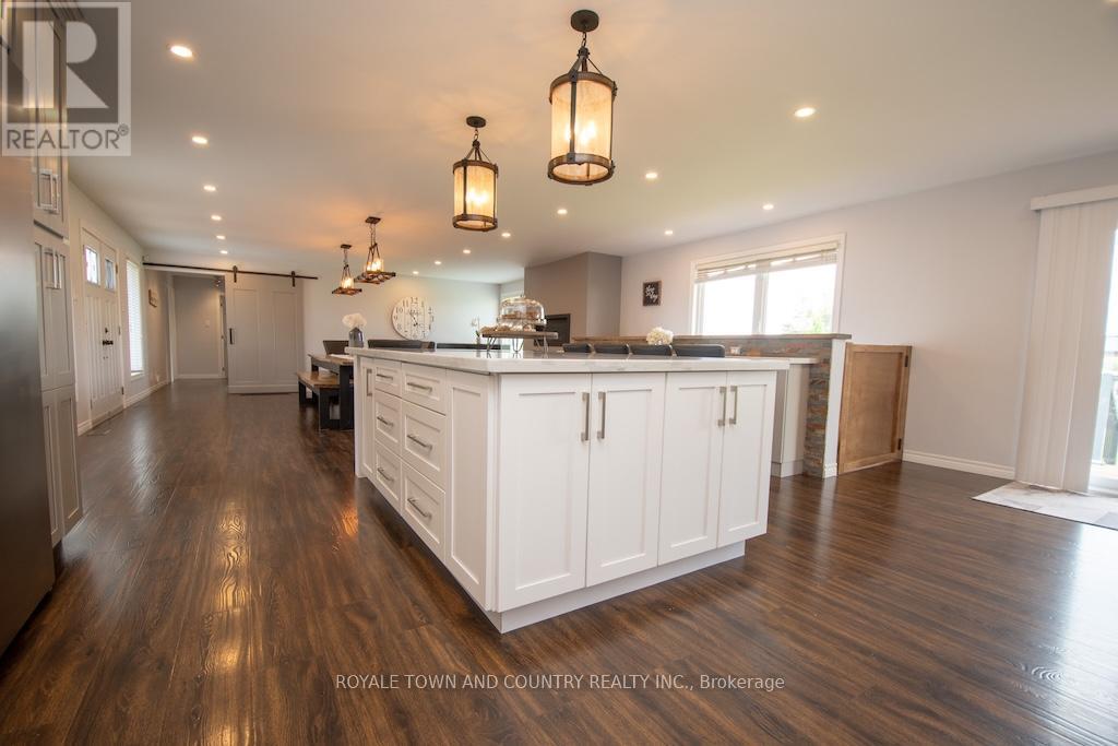 92 Hickson Road, Kawartha Lakes (Manvers), Ontario  K0L 2X0 - Photo 16 - X12228901