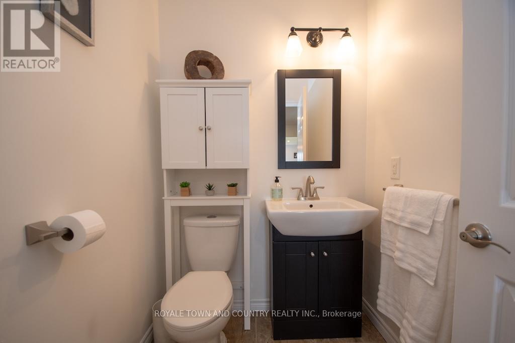 92 Hickson Road, Kawartha Lakes (Manvers), Ontario  K0L 2X0 - Photo 19 - X12228901