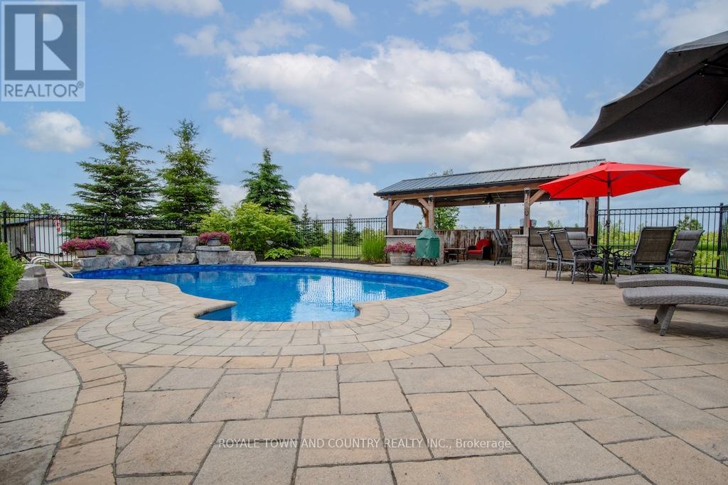 92 Hickson Road, Kawartha Lakes (Manvers), Ontario  K0L 2X0 - Photo 42 - X12228901