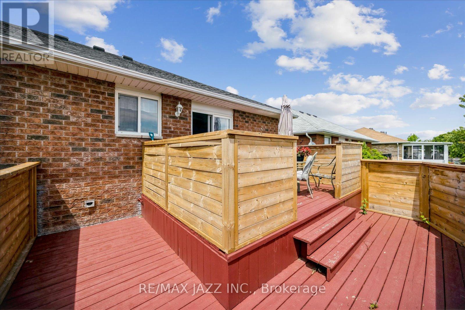 39 Mcgibbon Boulevard, Kawartha Lakes (Lindsay), Ontario  K9V 6G4 - Photo 26 - X12229031