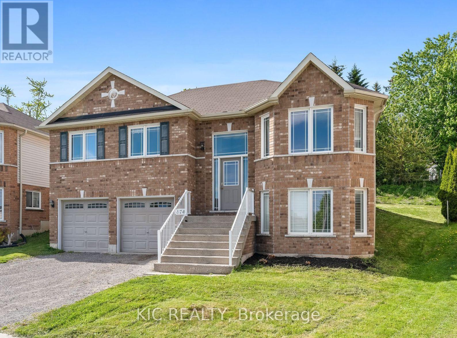 574 Clancy Crescent, Peterborough West (South), Ontario  K9K 2S2 - Photo 3 - X12229103
