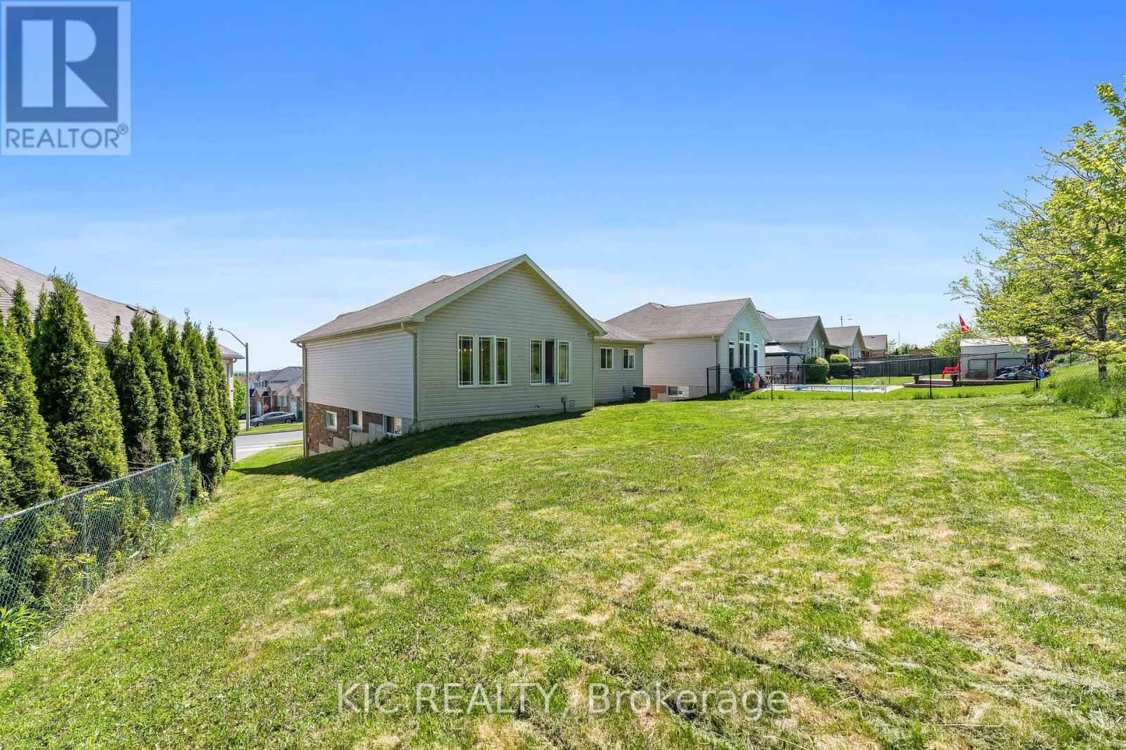 574 Clancy Crescent, Peterborough West (South), Ontario  K9K 2S2 - Photo 39 - X12229103