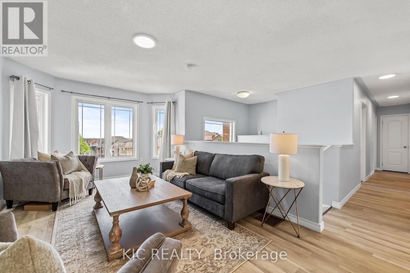 574 Clancy Crescent, Peterborough West (South), Ontario  K9K 2S2 - Photo 7 - X12229103