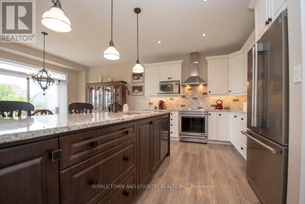 10 Silverbrook Avenue, Kawartha Lakes (Lindsay), Ontario  K9V 0L9 - Photo 13 - X12229134
