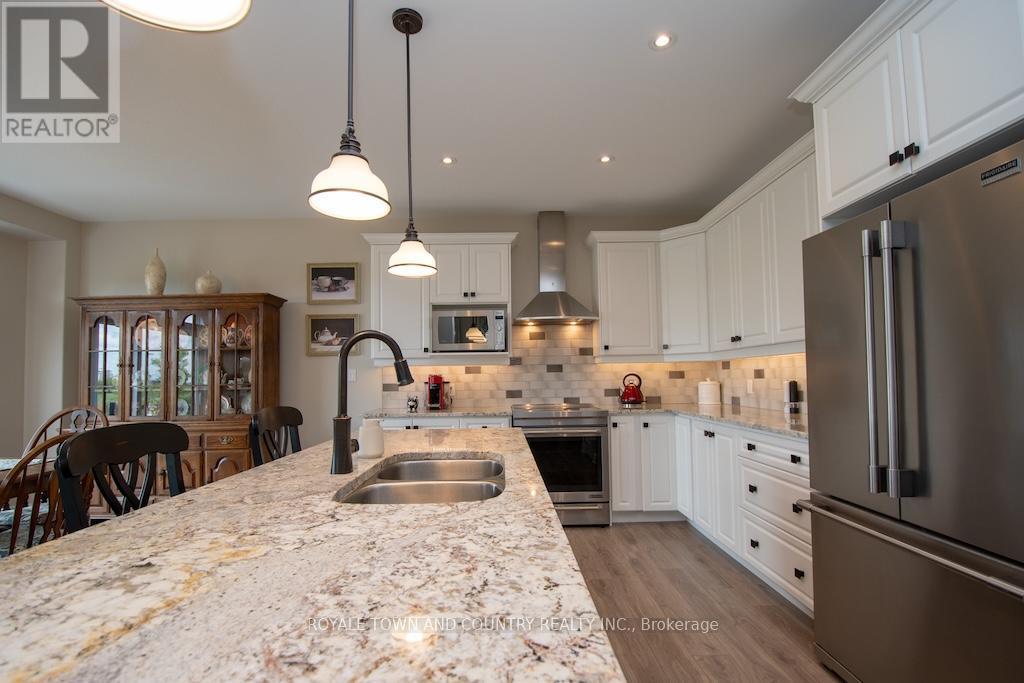 10 Silverbrook Avenue, Kawartha Lakes (Lindsay), Ontario  K9V 0L9 - Photo 14 - X12229134