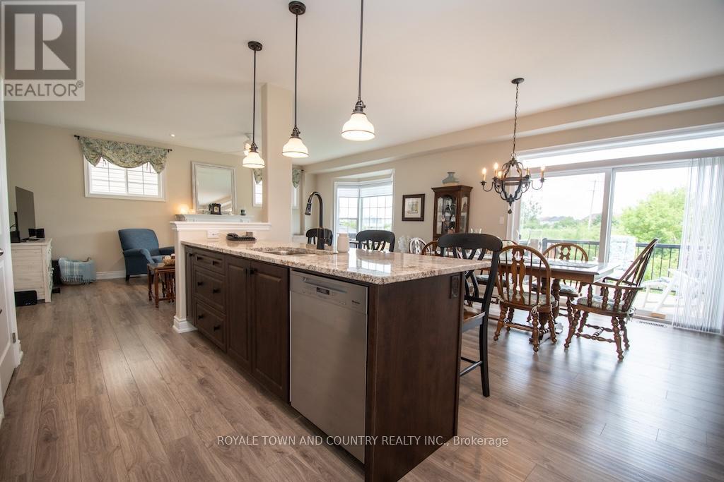 10 Silverbrook Avenue, Kawartha Lakes (Lindsay), Ontario  K9V 0L9 - Photo 17 - X12229134