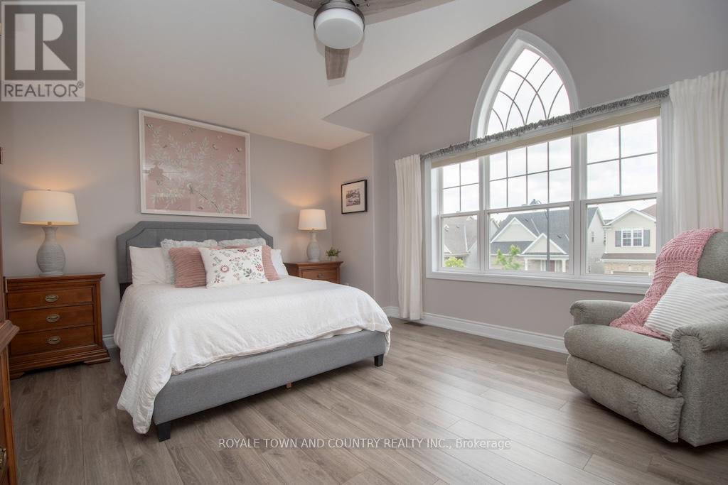 10 Silverbrook Avenue, Kawartha Lakes (Lindsay), Ontario  K9V 0L9 - Photo 19 - X12229134