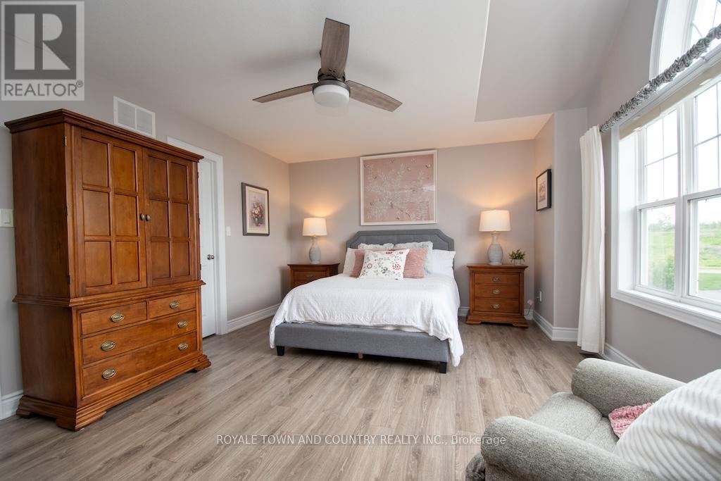 10 Silverbrook Avenue, Kawartha Lakes (Lindsay), Ontario  K9V 0L9 - Photo 20 - X12229134