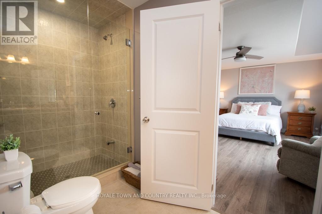 10 Silverbrook Avenue, Kawartha Lakes (Lindsay), Ontario  K9V 0L9 - Photo 25 - X12229134